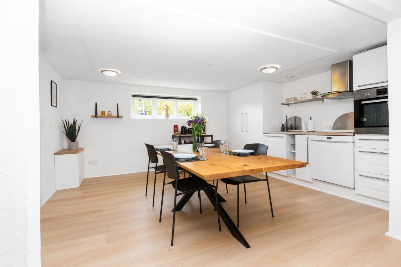 Moderne & Fuldt Udstyret Lejlighed M.Plads Til 4 Hojbjerg 외부 사진