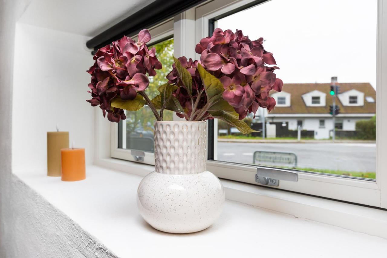 Moderne & Fuldt Udstyret Lejlighed M.Plads Til 4 Hojbjerg 외부 사진